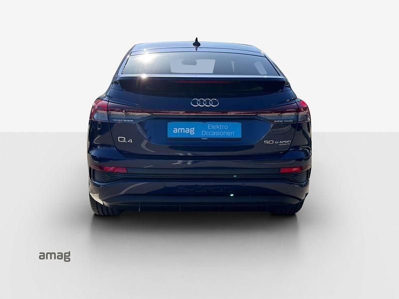 Gebraucht Audi Q4 e-tron Ambiente 219 kW (299 PS) 2022 Navarrablau metallic SUV