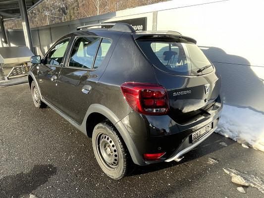 Gebraucht Dacia Sandero Stepway 90 PS (66 kW) 2018 Schwarz Limousine
