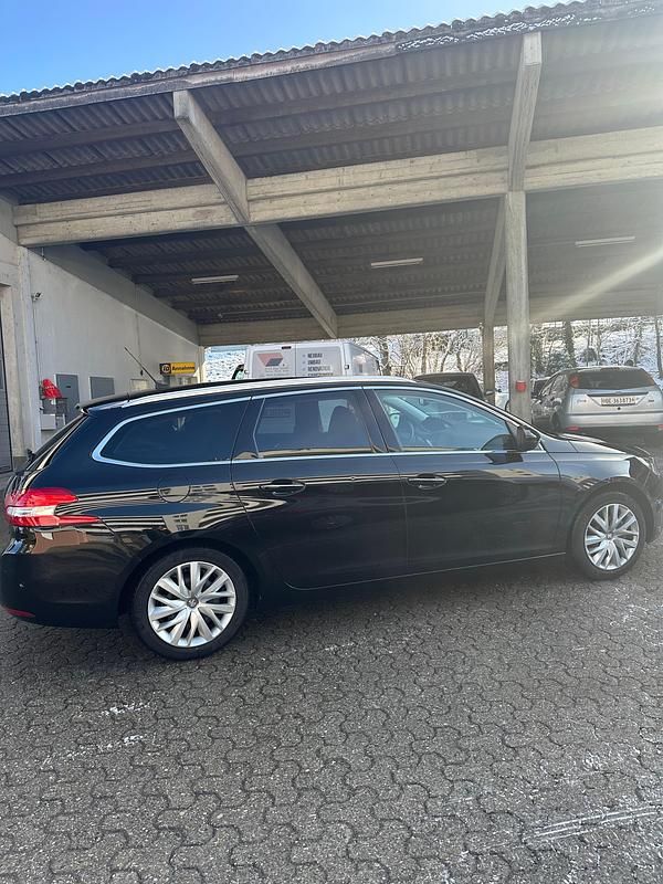 Gebraucht Peugeot 308 SW Allure 131 PS (96 kW) 2016 Kombi