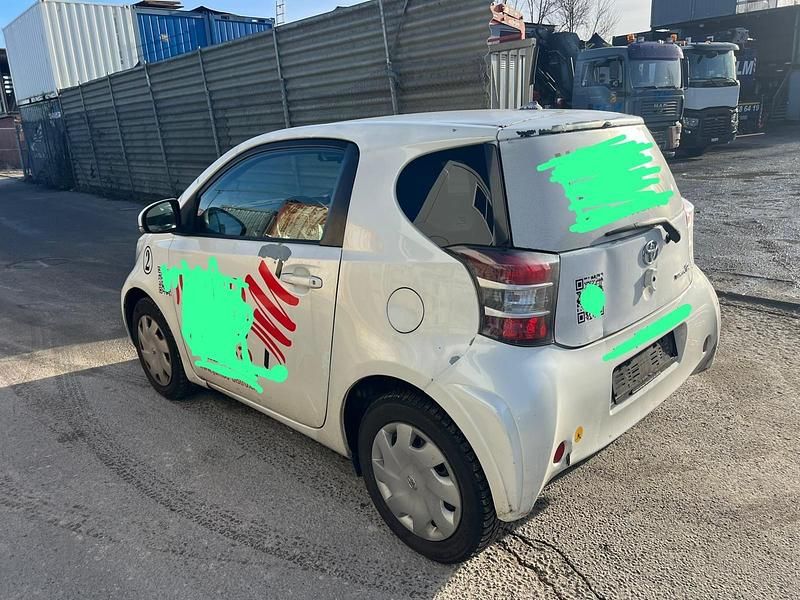Gebraucht Toyota iQ Luna 68 PS (50 kW) 2012 Kleinwagen