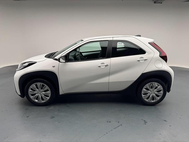 Neu Toyota Aygo X Comfort 72 PS (52 kW) 2025 Weiss SUV