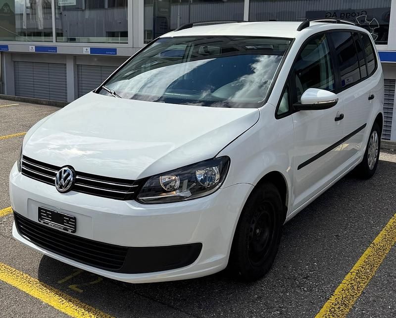 Gebraucht 2014 VW Touran Trendline Van / Kleinbus | CHF 7’900 - Bild 1/4