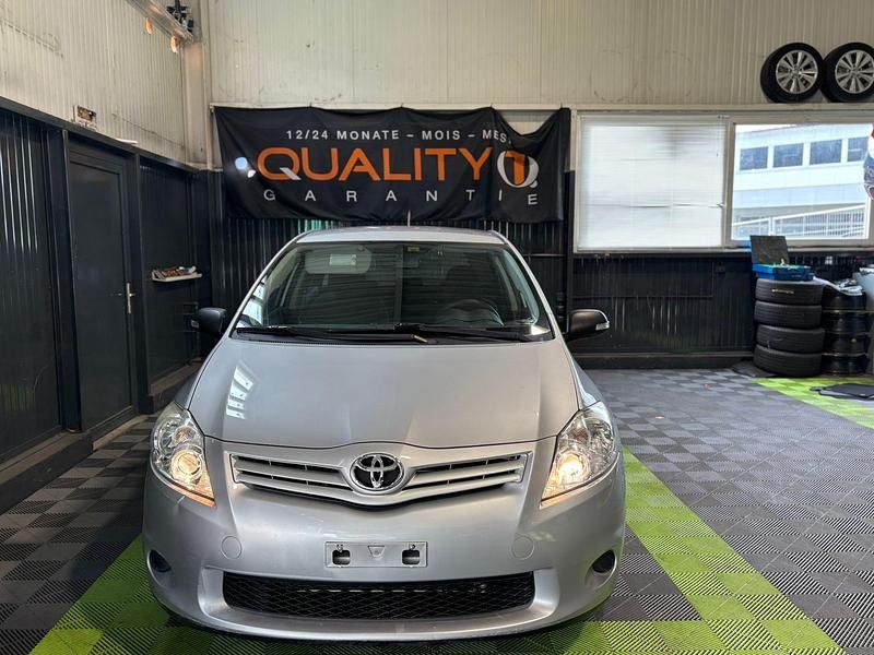 Gebraucht Toyota Auris Luna 99 PS (72 kW) 2011 Kleinwagen