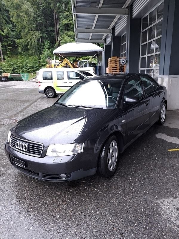 Gebraucht 2002 Audi A4 | CHF 4’900 (Teuer) - Bild 1/4