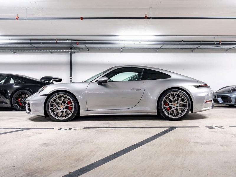 Neu Porsche 992 480 PS (353 kW) 2025 Coupé