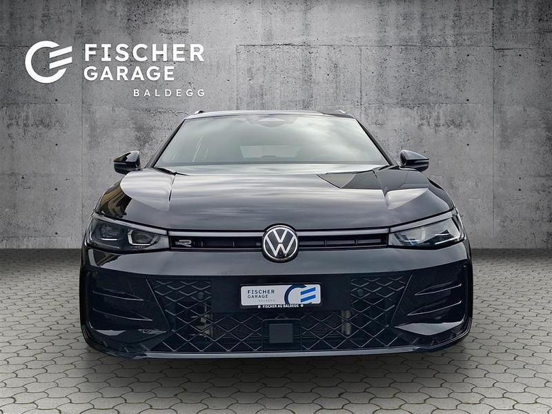 Gebraucht VW Passat R-line 272 PS (200 kW) 2024 Kombi
