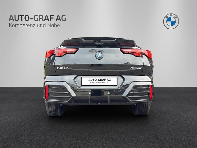 Neu BMW iX2 M Sport 225 kW (306 PS) 2025 Schwarz SUV