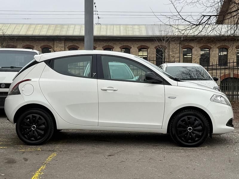 Gebraucht Lancia Ypsilon 69 PS (50 kW) 2014 Kleinwagen
