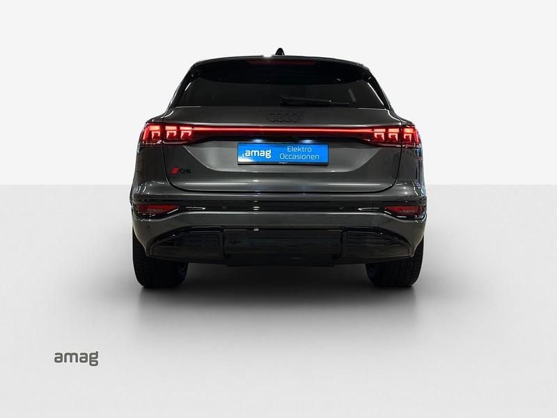 Gebraucht Audi Q6 e-tron Comfort 285 kW (388 PS) 2024 Daytonagrau perleffekt SUV