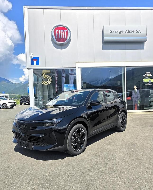 Neu Alfa Romeo Junior 115 kW (157 PS) 2025 Schwarz SUV
