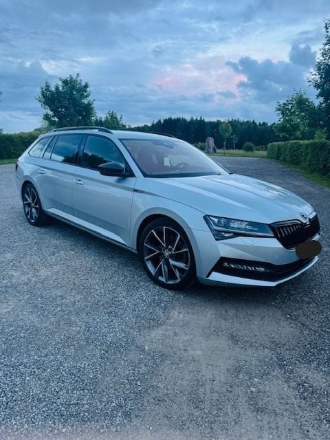 Gebraucht 2023 Skoda Superb SportLine Kombi | CHF 31’900 (Teuer) - Bild 1/4