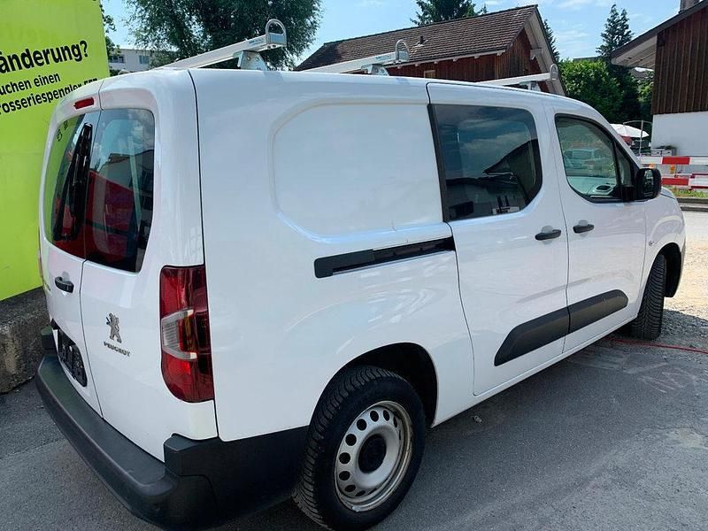 Gebraucht Peugeot Partner Premium 99 PS (72 kW) 2021 Van / Kleinbus