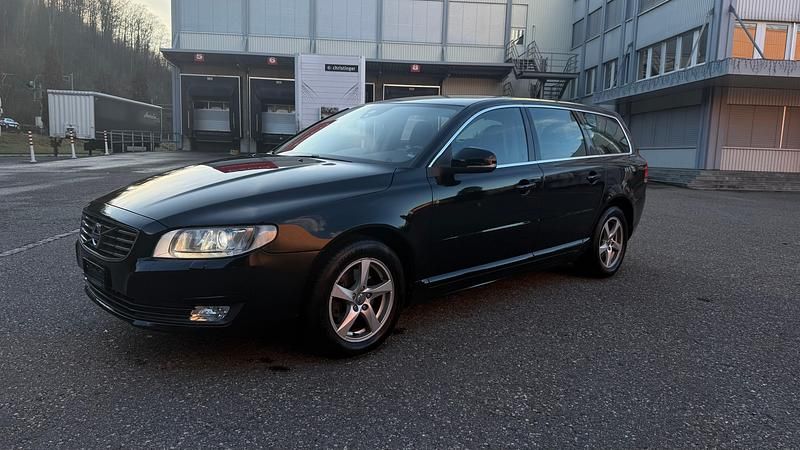 Gebraucht Volvo V70 Kinetic 181 PS (133 kW) 2014 Kombi