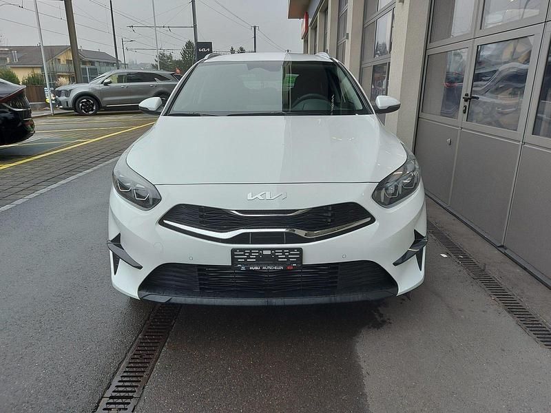 Neu Kia Ceed Sportswagon 140 PS (102 kW) 2025 Weiss Kombi