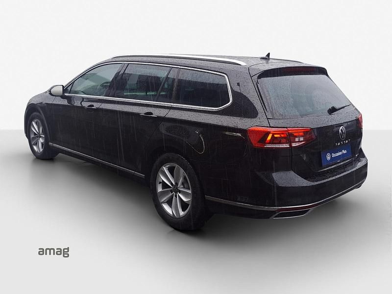Gebraucht VW Passat Elegance 200 PS (147 kW) 2023 Deep black nacré Kombi