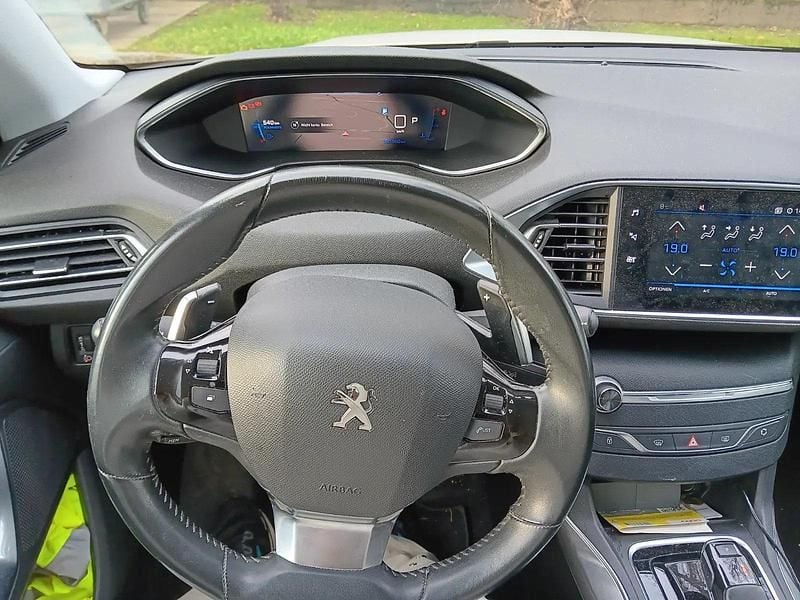 Gebraucht Peugeot 308 SW Allure 130 PS (95 kW) 2020 Kombi