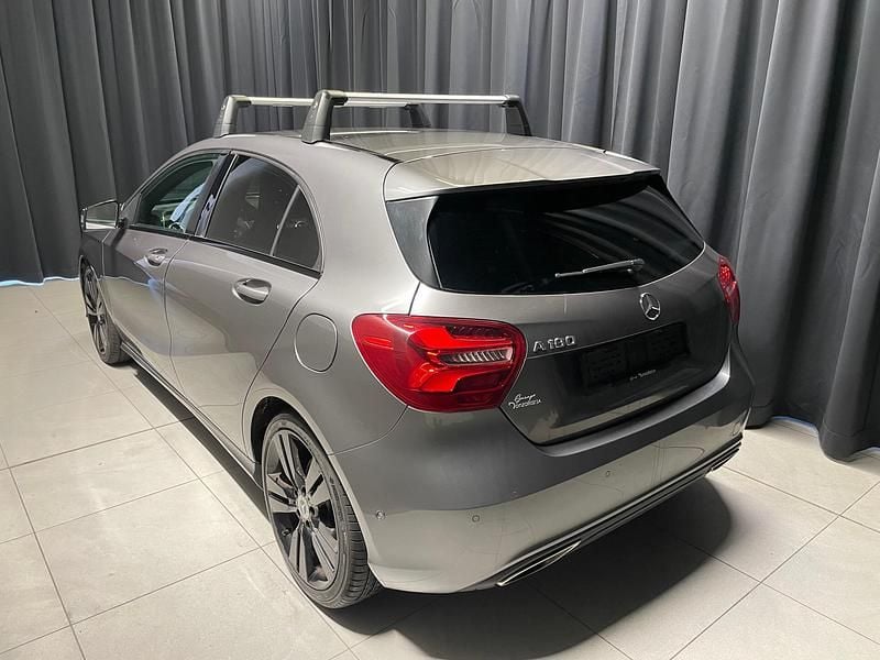 Gebraucht Mercedes A180 AMG line 122 PS (89 kW) 2018