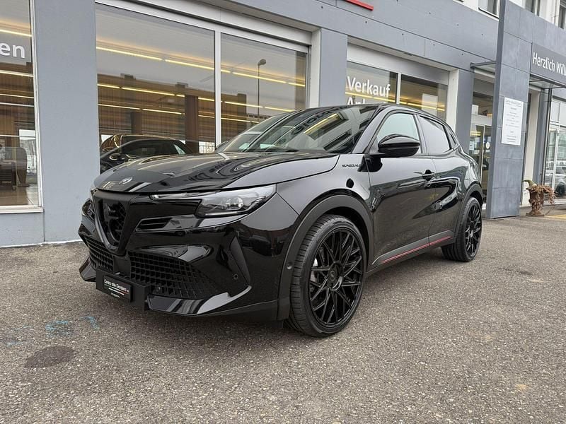 Neu Alfa Romeo Junior Edizione Speciale 136 PS (100 kW) 2025 SUV