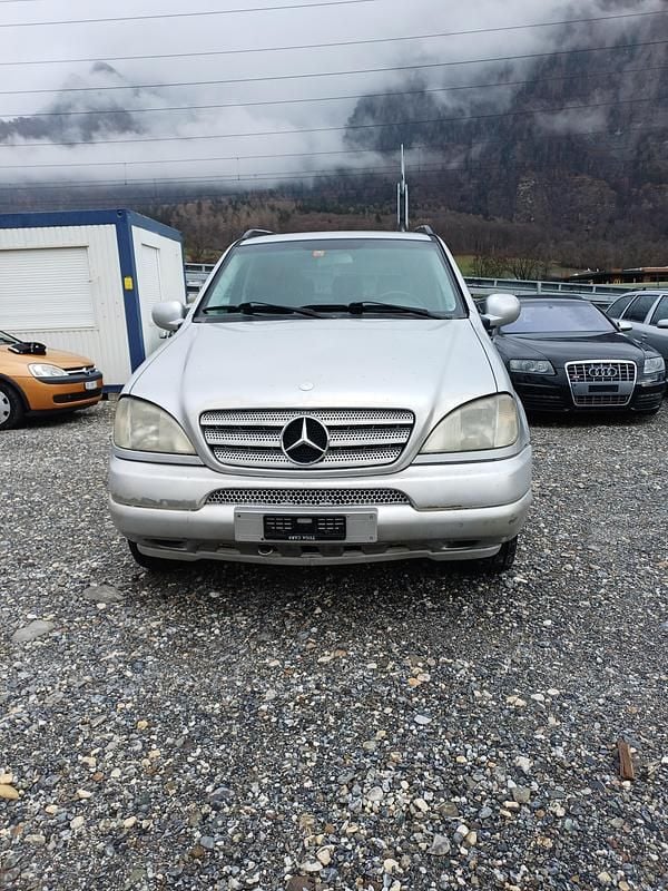 Gebraucht Mercedes ML270 163 PS (119 kW) 2000 SUV