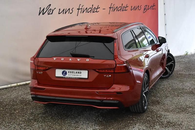 Gebraucht Volvo V60 Ultra 349 PS (256 kW) 2025 Rot Kombi