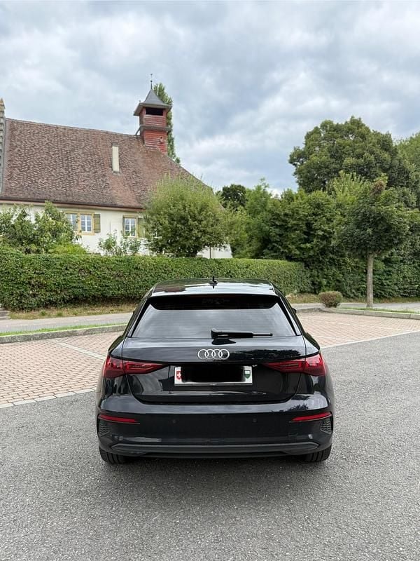 Gebraucht Audi A3 Sportback e-tron Attraction 150 PS (110 kW) 2022 Kleinwagen