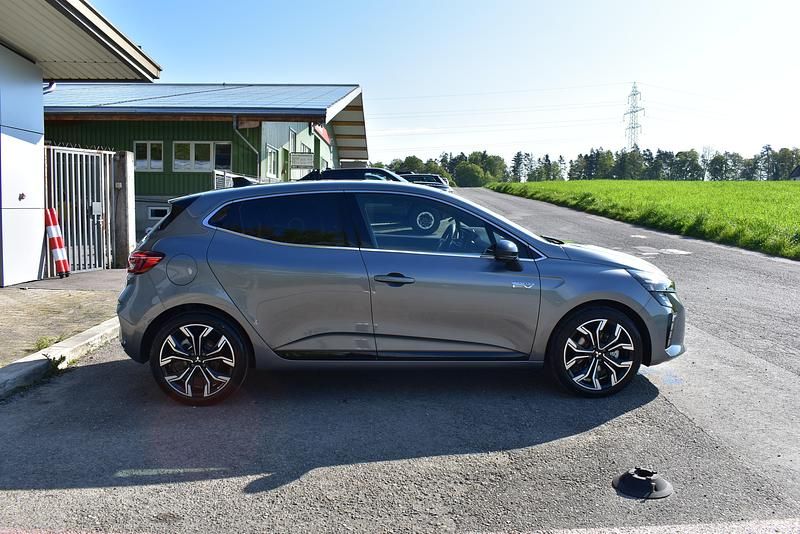 Neu Mitsubishi Colt Instyle 145 PS (106 kW) 2025 Grau SUV