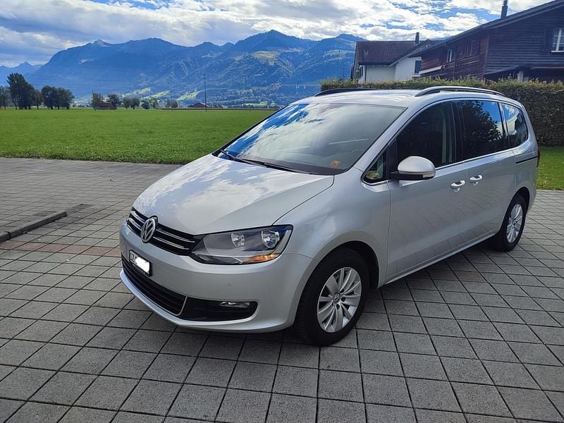 Gebraucht VW Sharan Comfortline 150 PS (110 kW) 2020 Van / Kleinbus