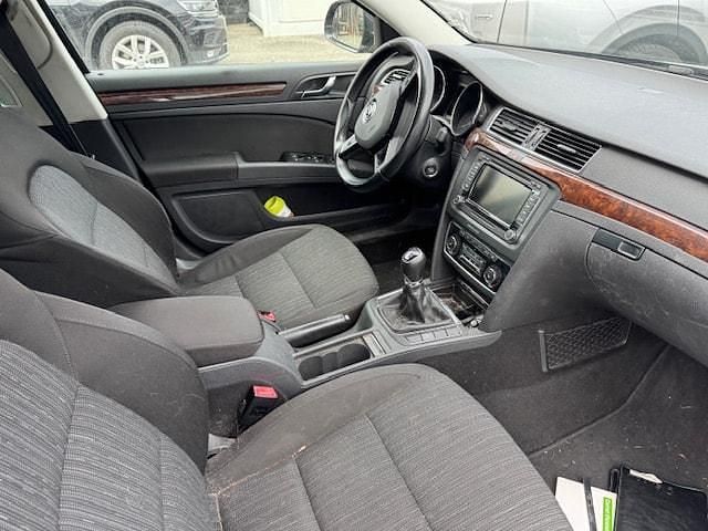 Gebraucht Skoda Superb Elegance 160 PS (117 kW) 2014 Kombi