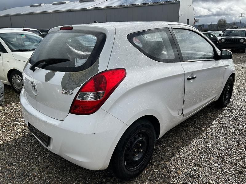 Gebraucht Hyundai i20 Comfort 78 PS (57 kW) 2011 Kleinwagen