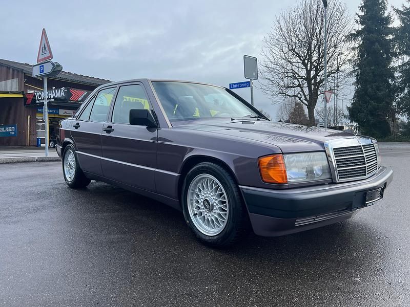 Gebraucht Mercedes 190 132 PS (97 kW) 1990 Limousine