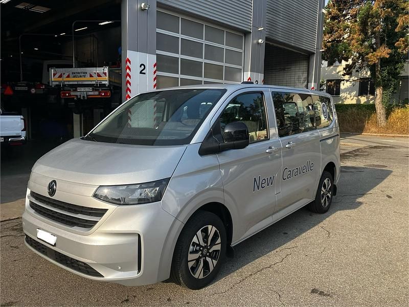 Gebraucht 2025 VW Caravelle Life Van / Kleinbus | CHF 47’490 (Superpreis) - Bild 1/4