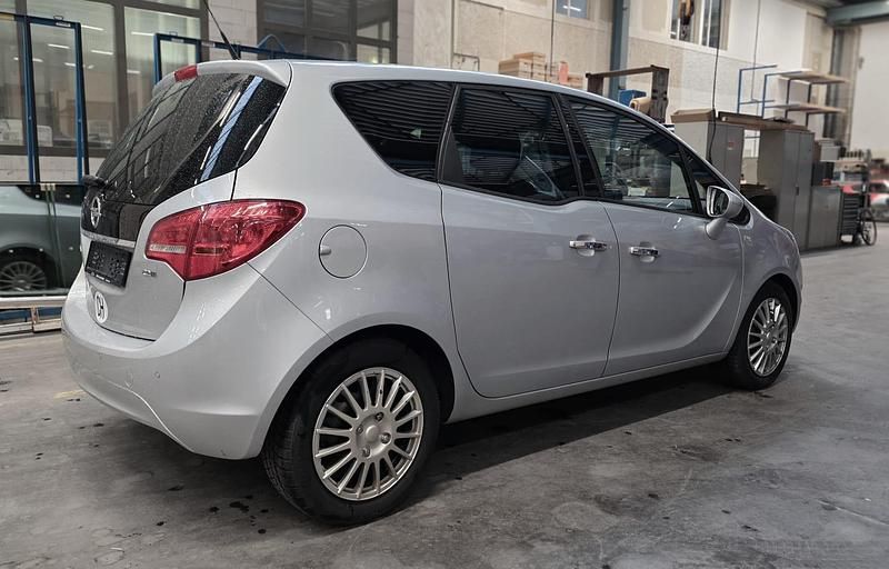Gebraucht Opel Meriva Cosmo 110 PS (80 kW) 2012 Van / Kleinbus