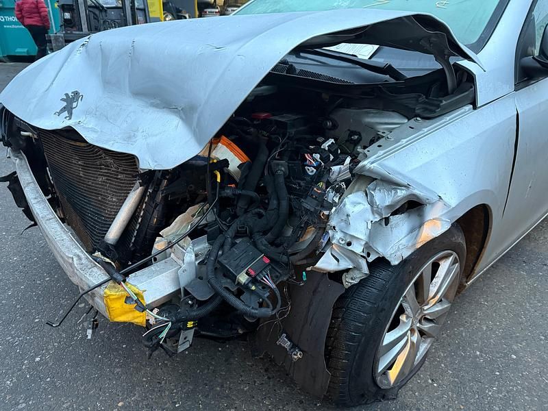 Gebraucht Peugeot 308 SW Business-Line 150 PS (110 kW) 2015 Kombi