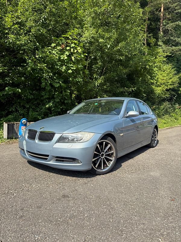 Gebraucht 2005 BMW 325 | CHF 2’999 - Bild 1/4