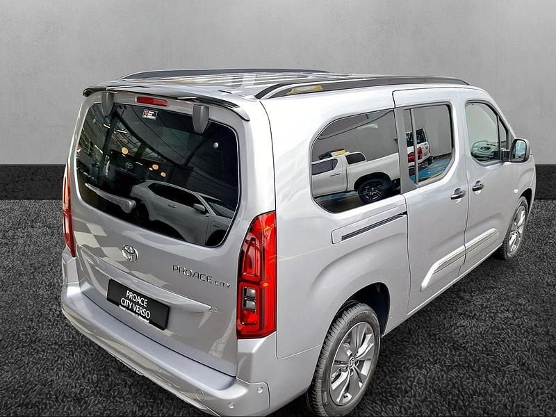 Neu Toyota Proace Verso City 130 PS (95 kW) 2025 Grau Kombi