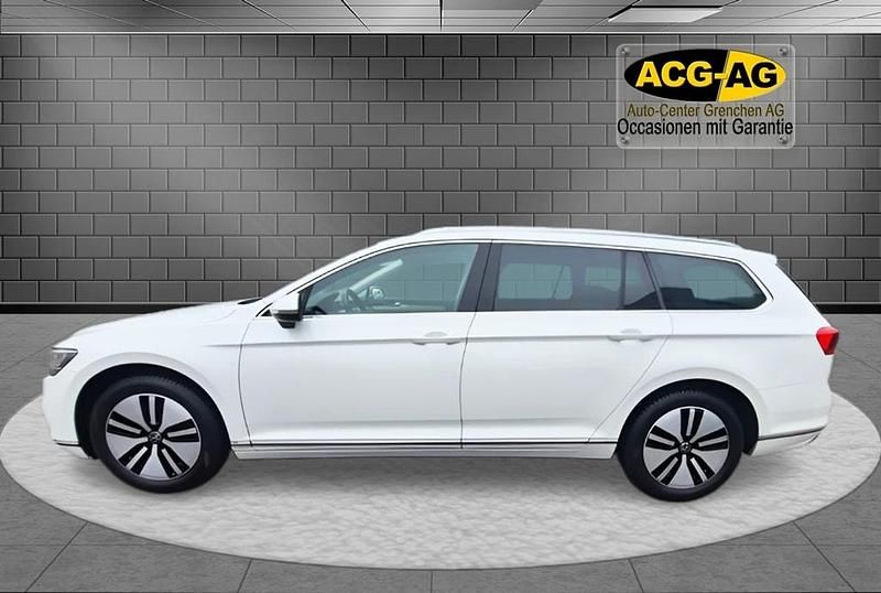 Gebraucht VW Passat Elegance 150 PS (110 kW) 2022 Kombi