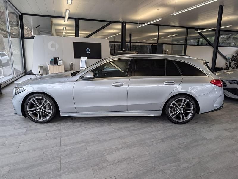 Gebraucht Mercedes C300e AMG line 258 PS (189 kW) 2022 Kombi