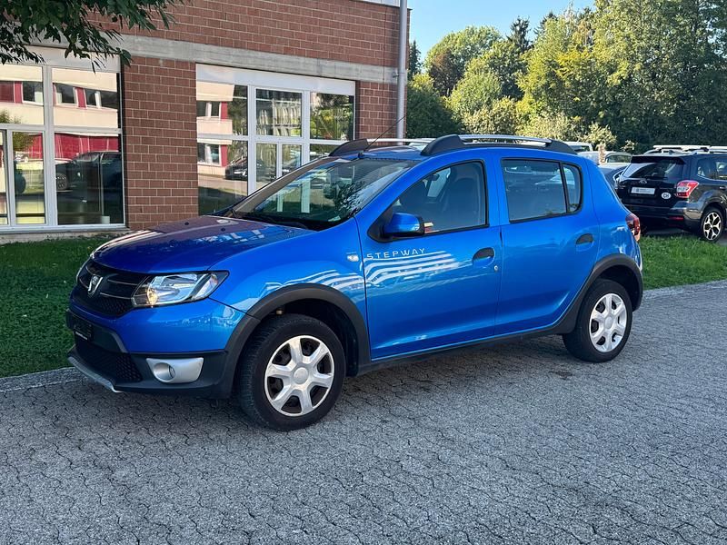 Gebraucht 2015 Dacia Sandero Lauréate Kleinwagen | CHF 3’999 (Superpreis) - Bild 1/4