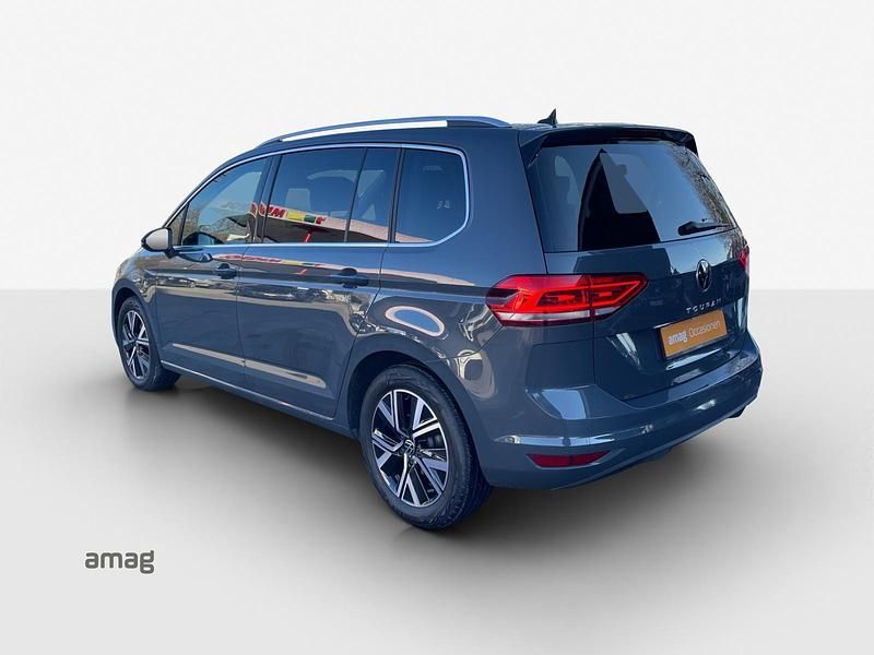 Gebraucht VW Touran Highline 150 PS (110 kW) 2023 Delfingrau metallic Van / Kleinbus
