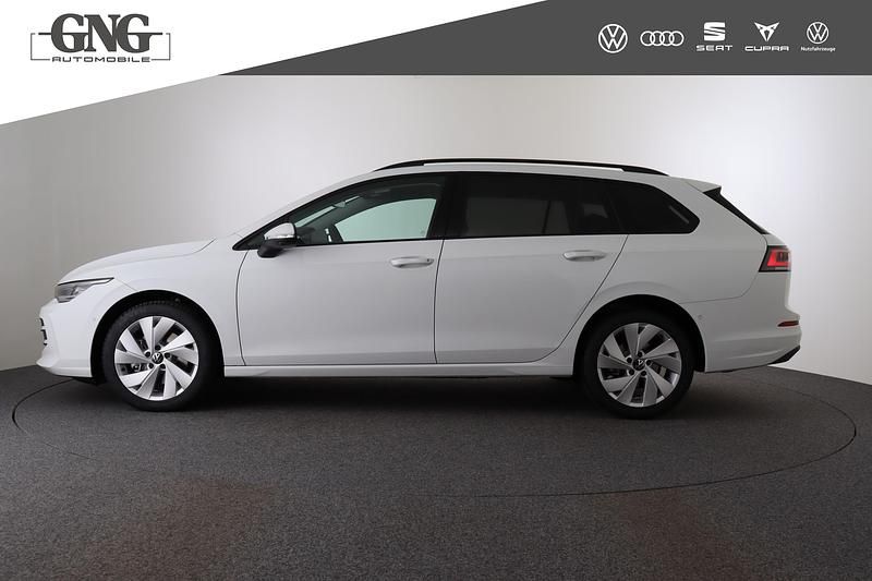 Neu VW Golf VIII Life 150 PS (110 kW) 2025 Weiss Kombi