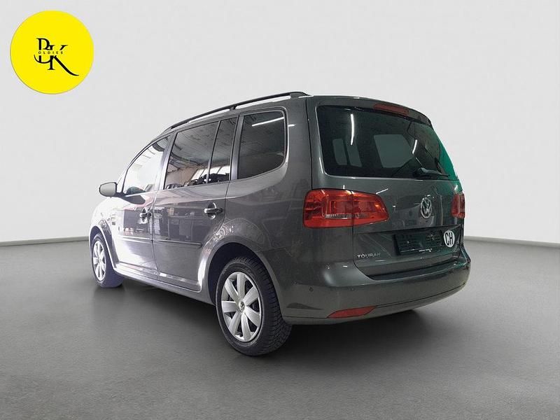 Gebraucht VW Touran Comfortline 140 PS (102 kW) 2015 Van / Kleinbus