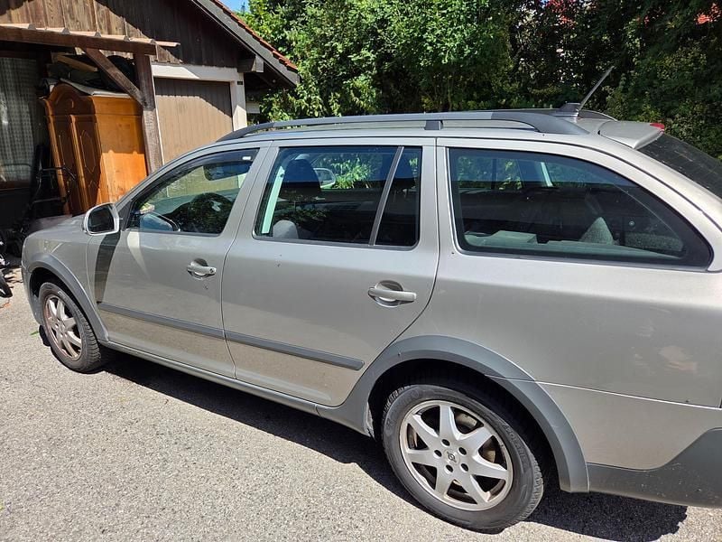Gebraucht 2011 Skoda Octavia Scout 4x4 Kombi | CHF 18’000 - Bild 1/4