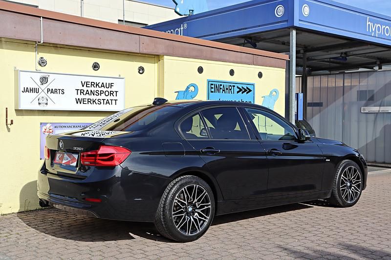 Gebraucht BMW 330 Sport Line 252 PS (185 kW) 2017 Limousine