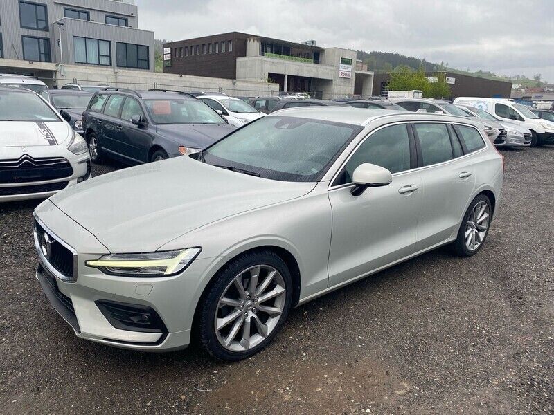 Gebraucht 2018 Volvo V60 Momentum Kombi | CHF 10’900 - Bild 1/4