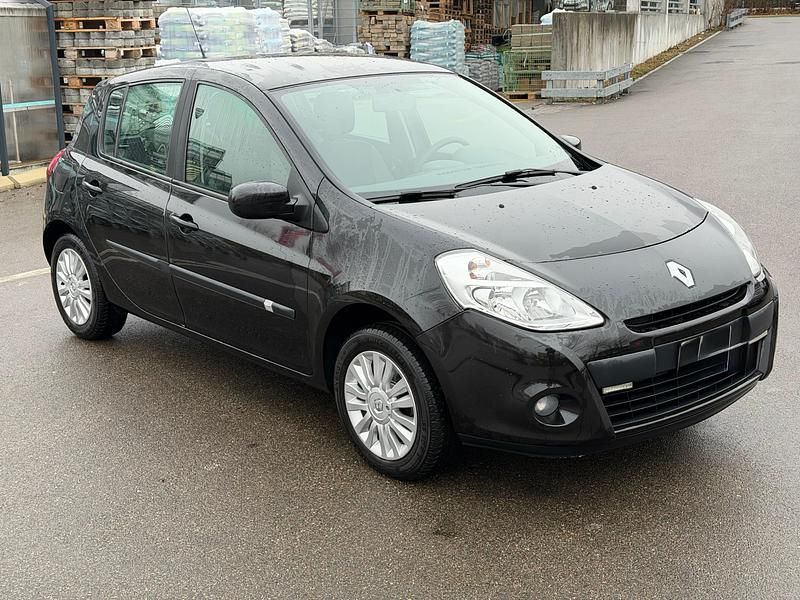 Gebraucht Renault Clio II Expression 75 PS (55 kW) 2011