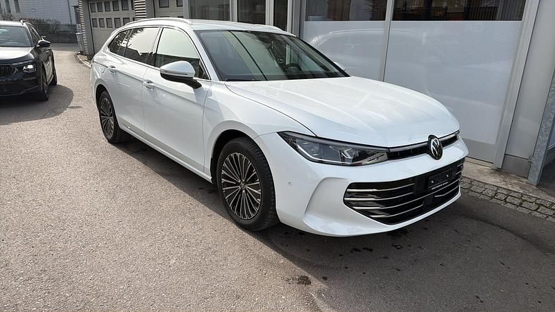 Gebraucht VW Passat Elegance 150 PS (110 kW) 2024 Kombi
