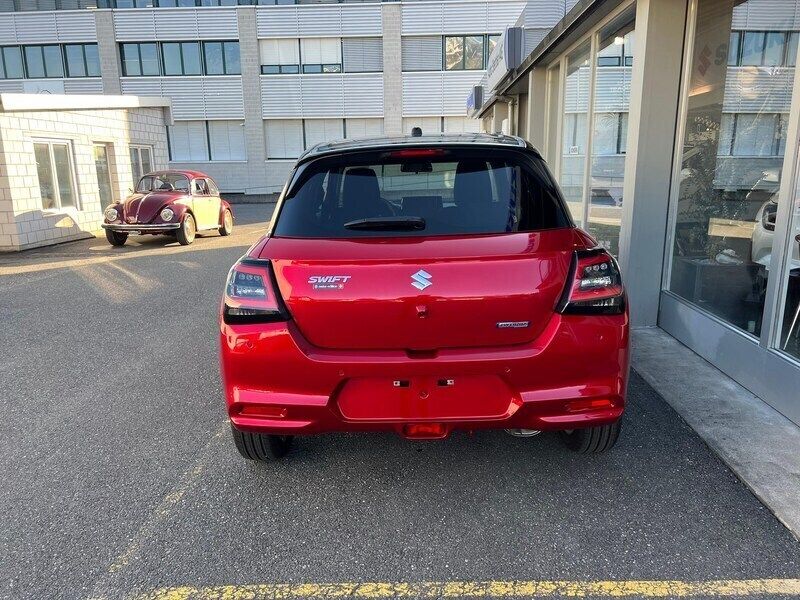 Gebraucht Suzuki Swift 82 PS (60 kW) 2024 Rot Kleinwagen