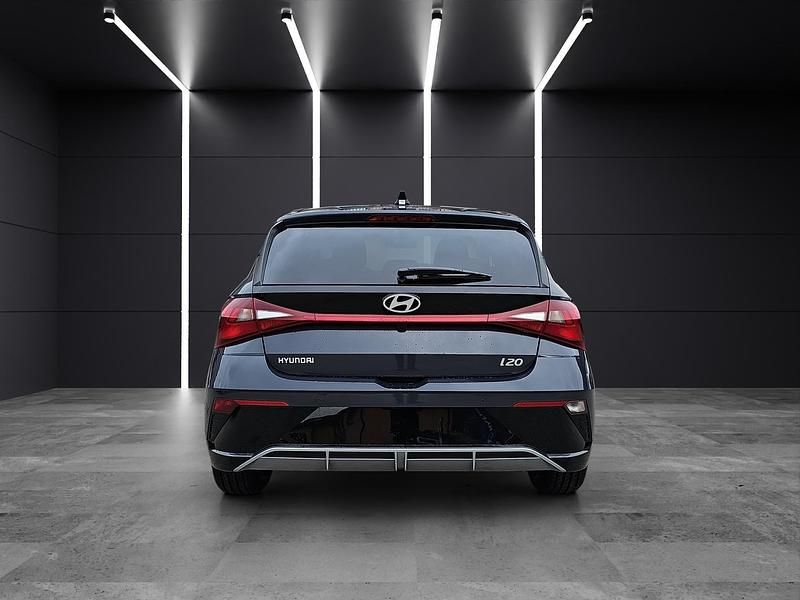 Neu Hyundai i20 100 PS (73 kW) 2025 Grau Limousine