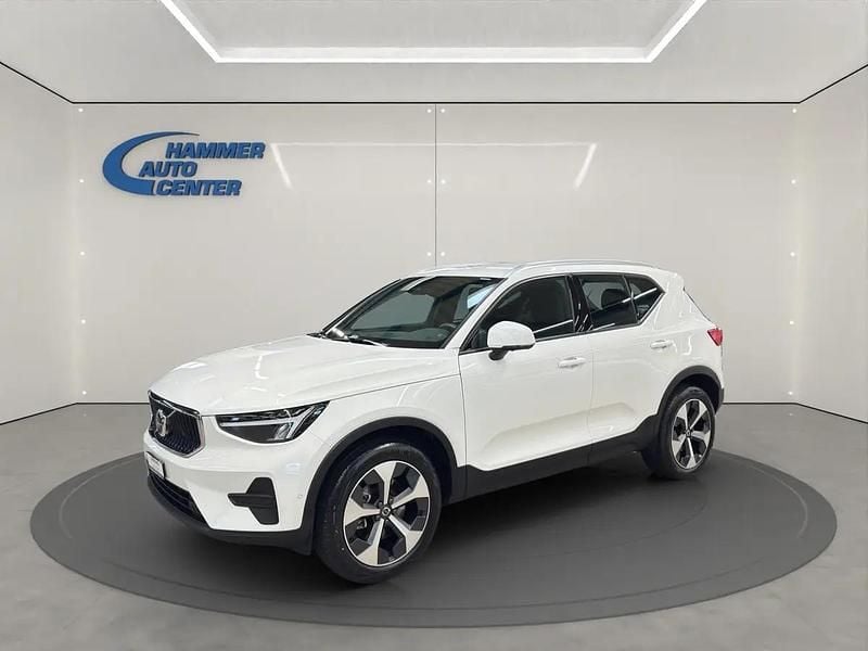 Gebraucht Volvo XC40 Core 163 PS (119 kW) 2025 Weiss SUV