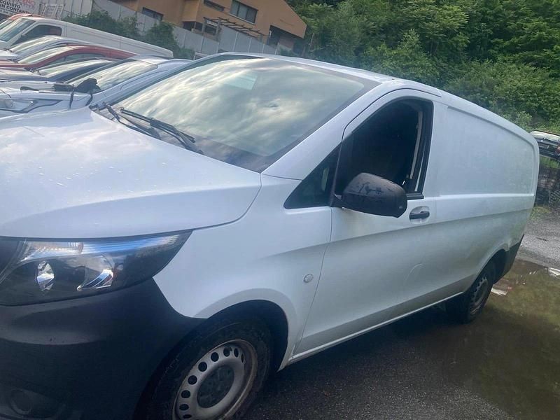Gebraucht Mercedes Vito 114 PS (83 kW) 2020 Van